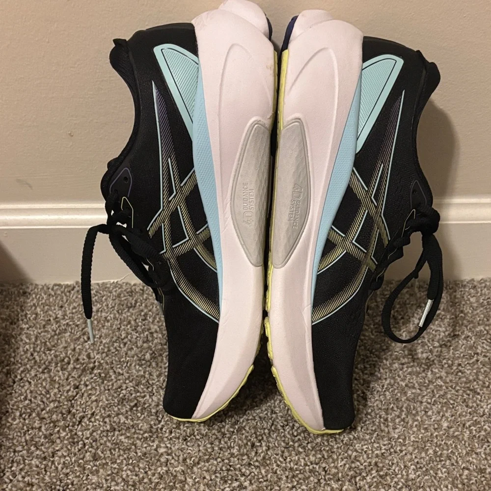 Asics Gel- Kayano 30 (Women’s 9.5) excellent condition!!🤩 - Picture 3 of 5